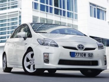 Automóvel: Toyota vai chamar 106.000 veículos híbridos Prius